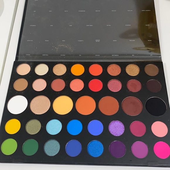 James Charles Morphe Palette - Picture 2 of 6